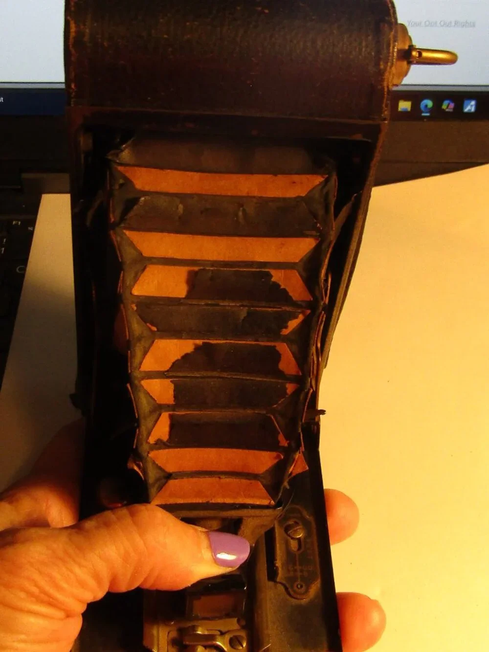 Antique 1920s KODAK EASTMAN FOLDING BROWNIE #2 AUTOGRAPHIC CAMERA